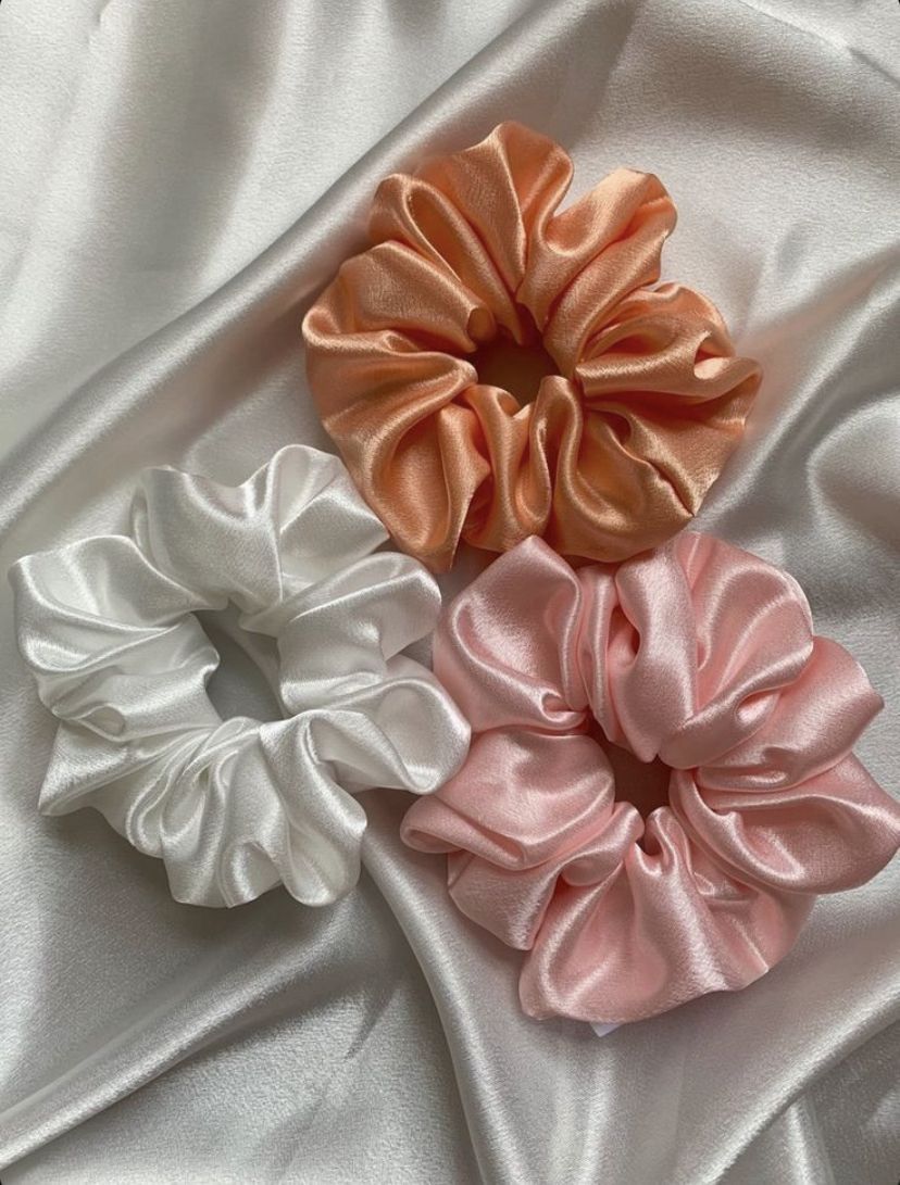 3pcs of scrunchies random colour